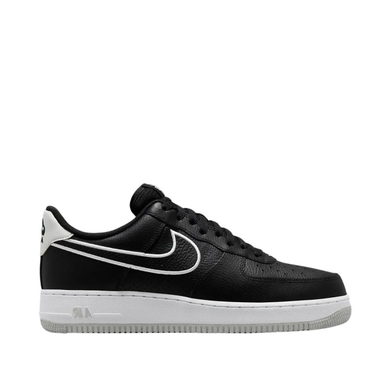 NIKE AIR FORCE 1 07