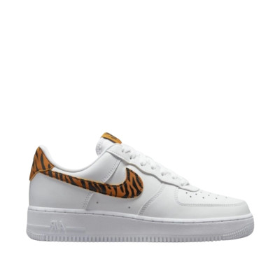 Кросівки жіночі Nike Sportswear Air Force 1 07 White DD8959-108