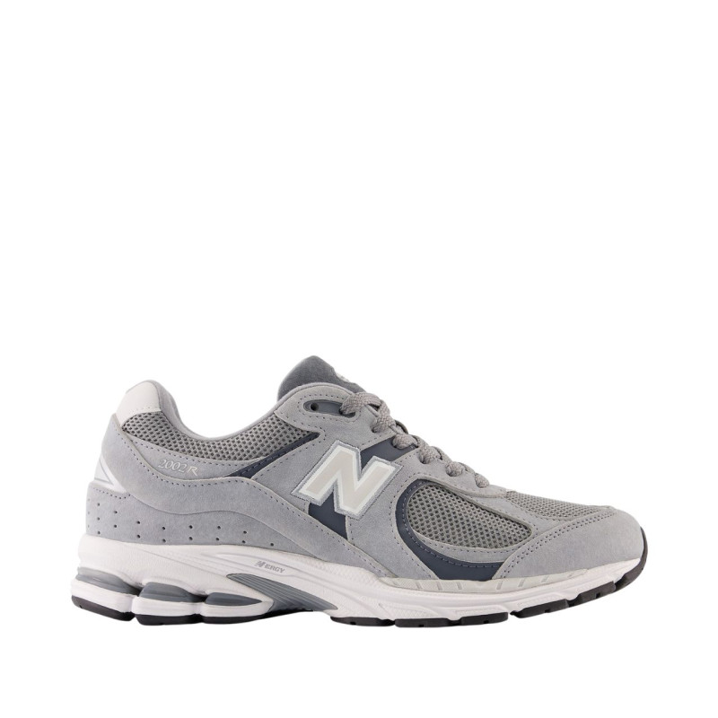 NEW BALANCE 2002R