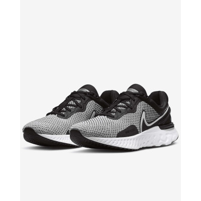 NIKE REACT MILER 3