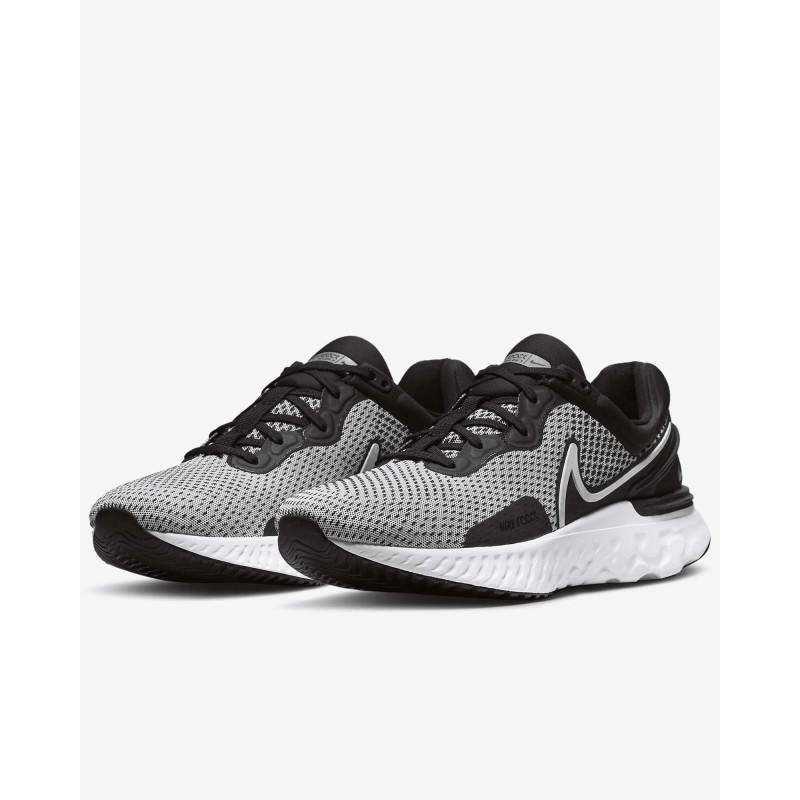 NIKE REACT MILER 3